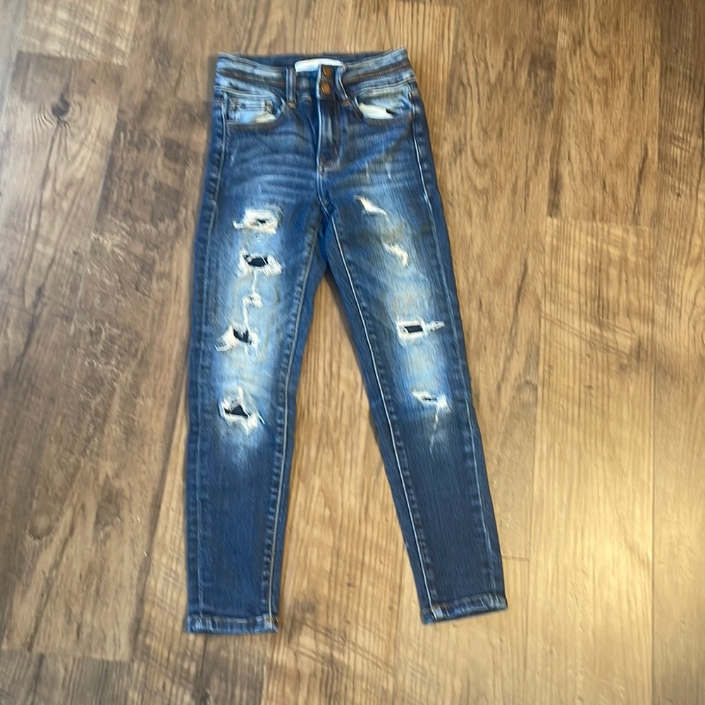 Adorable Girls Kancan signature jeans. Size 8. Skinny leg.